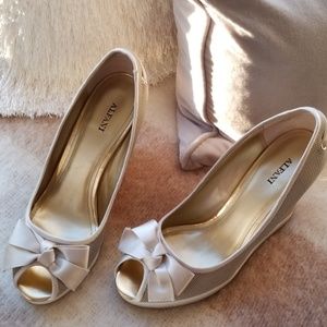 Alfani Platform Wedge NWOT